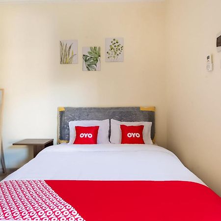 泗水 Oyo Life 3398 Griya Rm 19 Syariah酒店 外观 照片