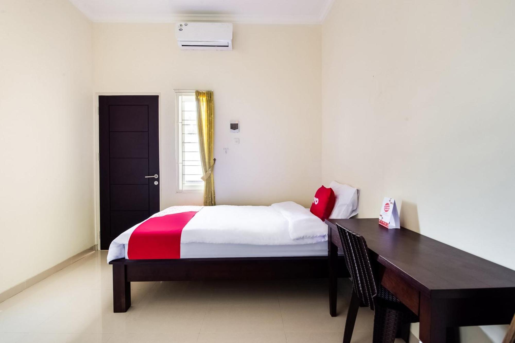 泗水 Oyo Life 3398 Griya Rm 19 Syariah酒店 外观 照片